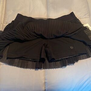 Lululemon Mesh Pleats Mid-Rose Mini Tennis Skirt, size 14, NWT